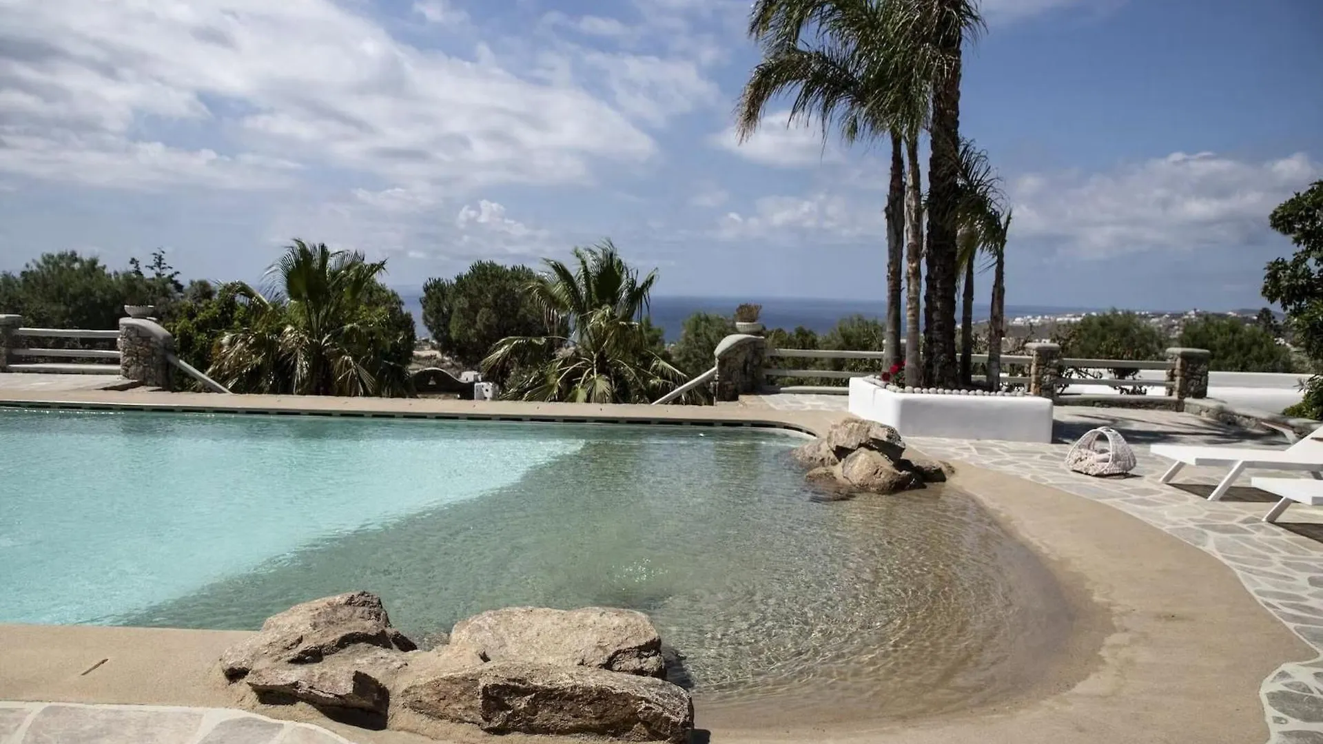 Serene Villa With Terrace And Views Plintri