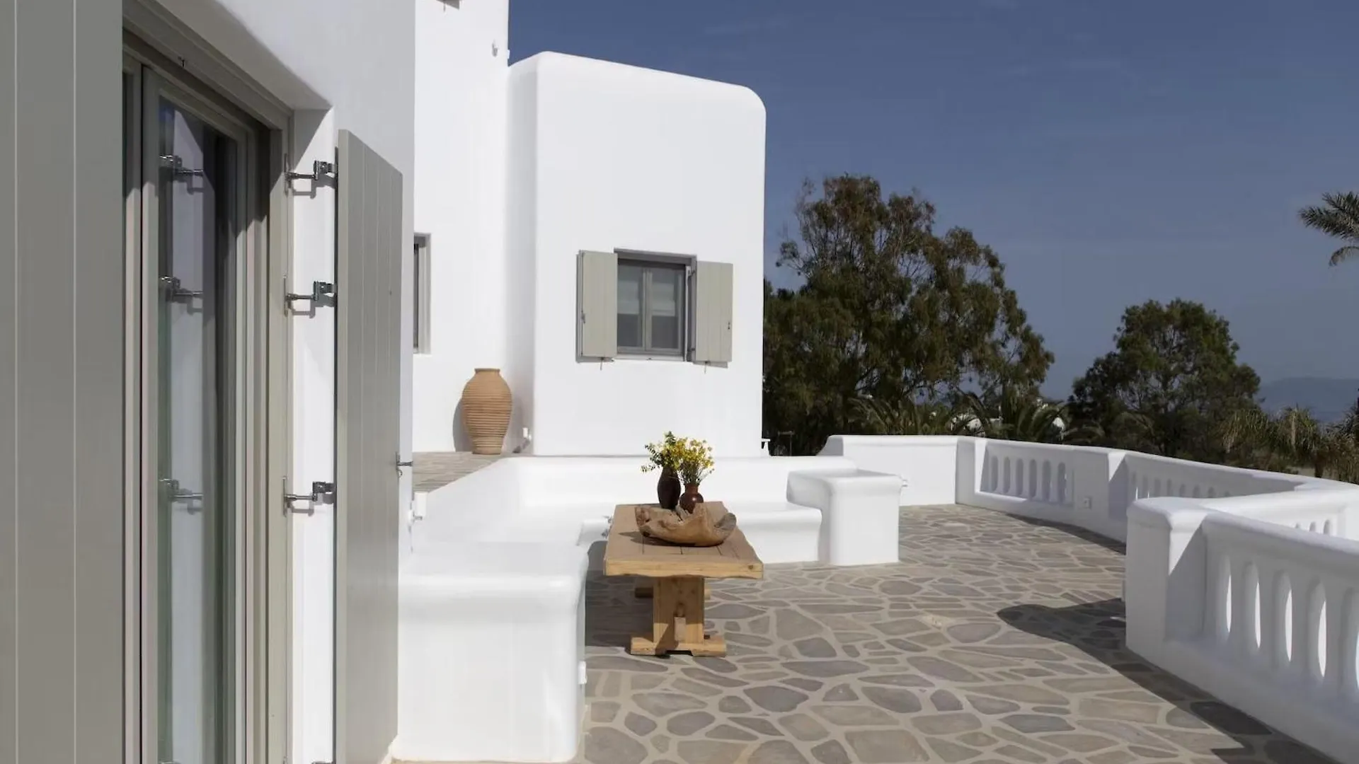 Serene Villa With Terrace And Views Plintri
