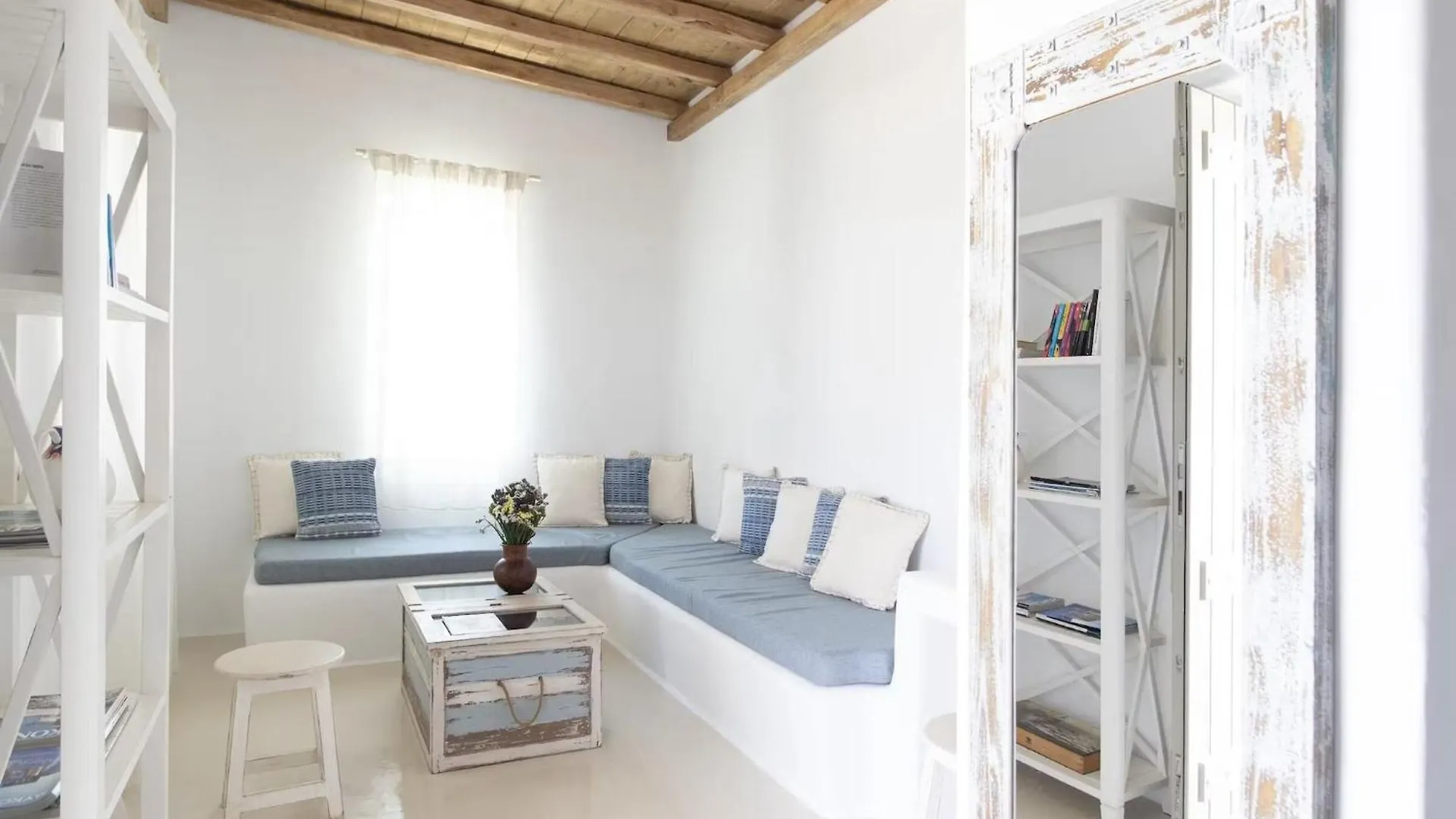 Serene Villa With Terrace And Views Plintri Grecia