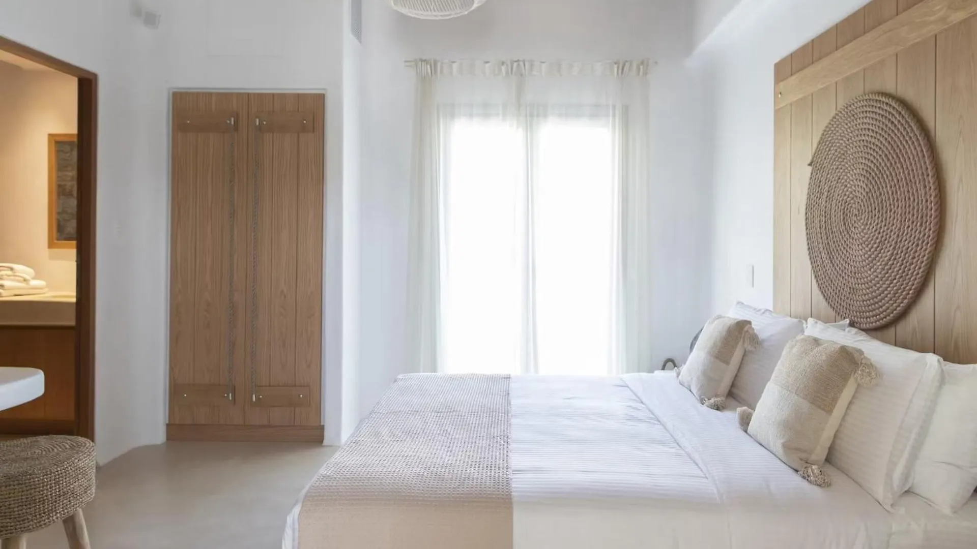 Serene Villa With Terrace And Views Plintri