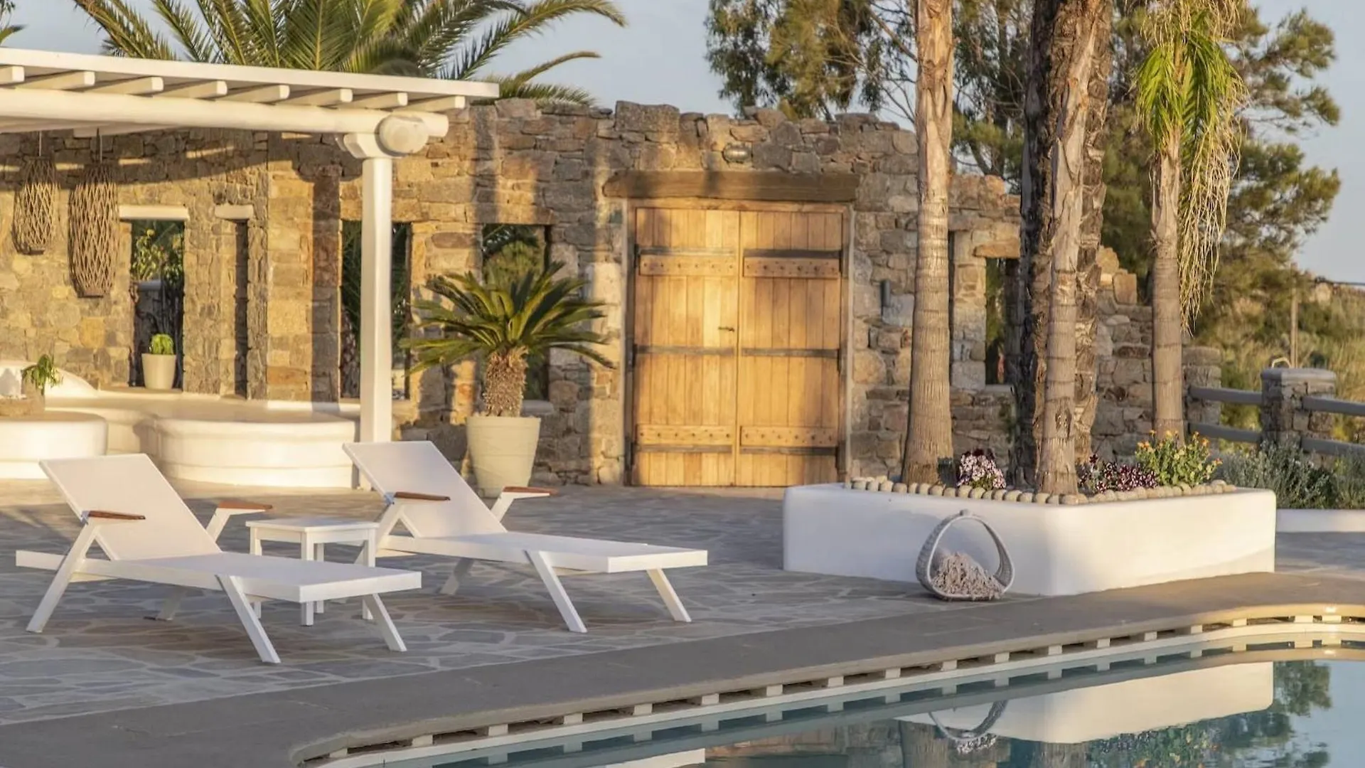 Serene Villa With Terrace And Views Plintri Grecia