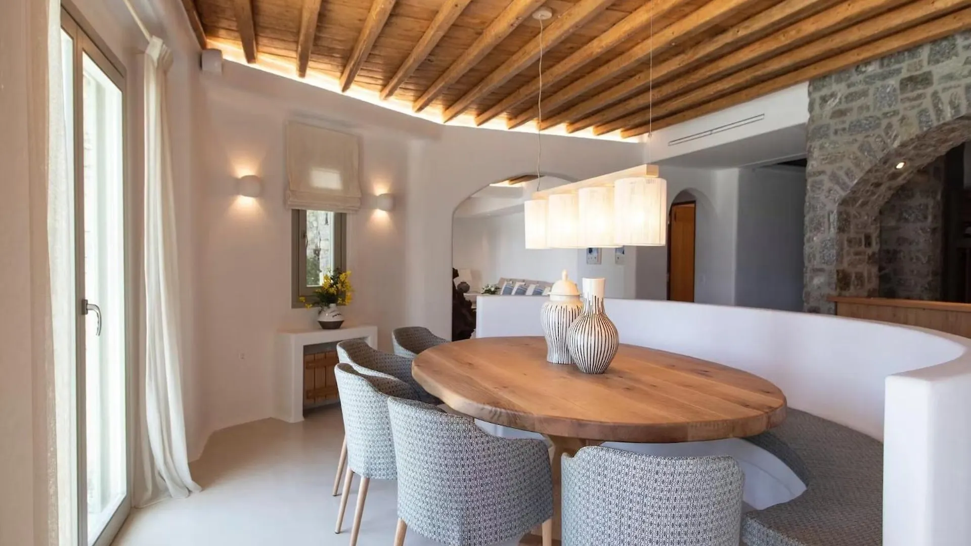 Serene Villa With Terrace And Views Plintri
