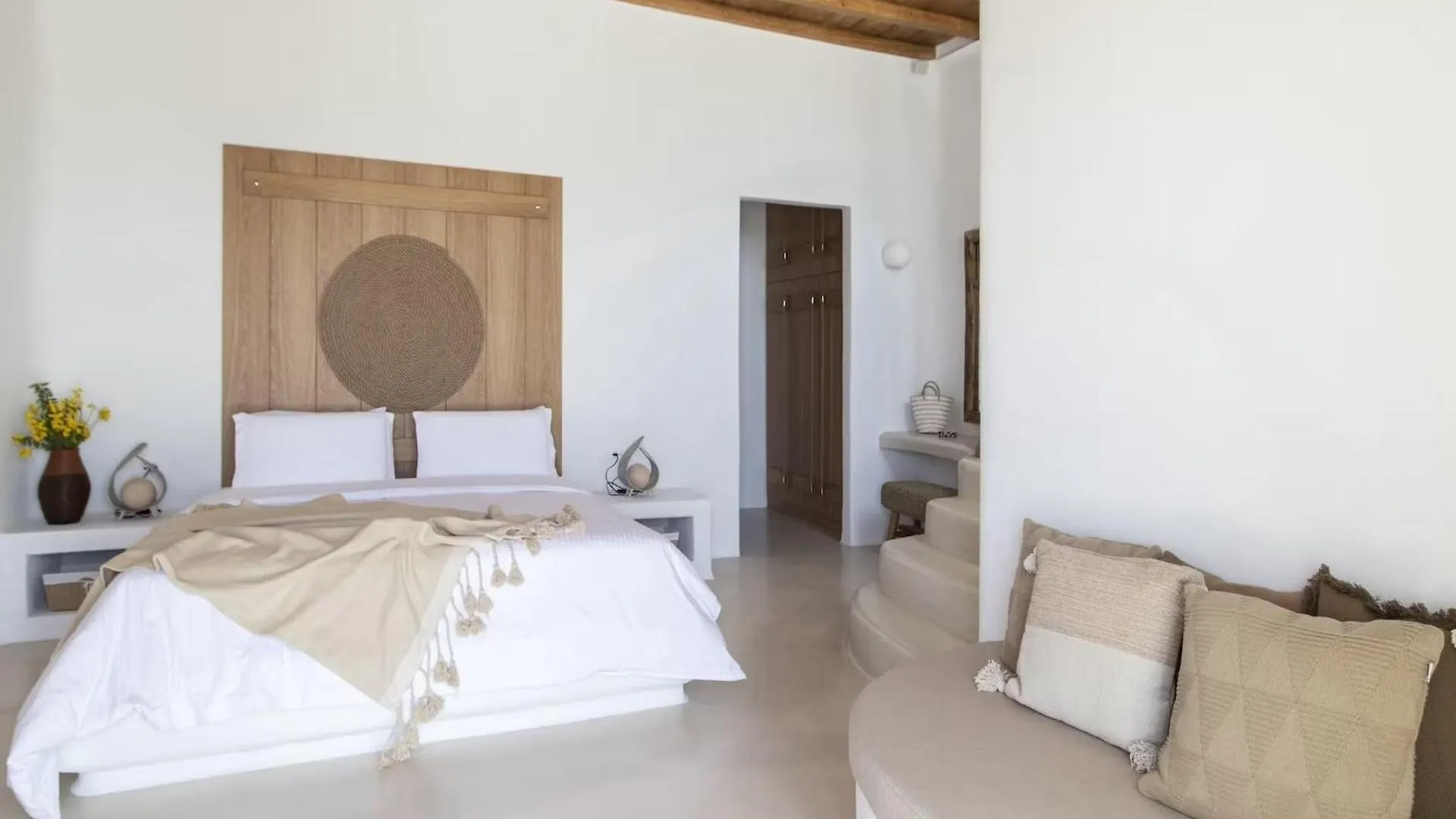 Serene Villa With Terrace And Views Plintri Grecia