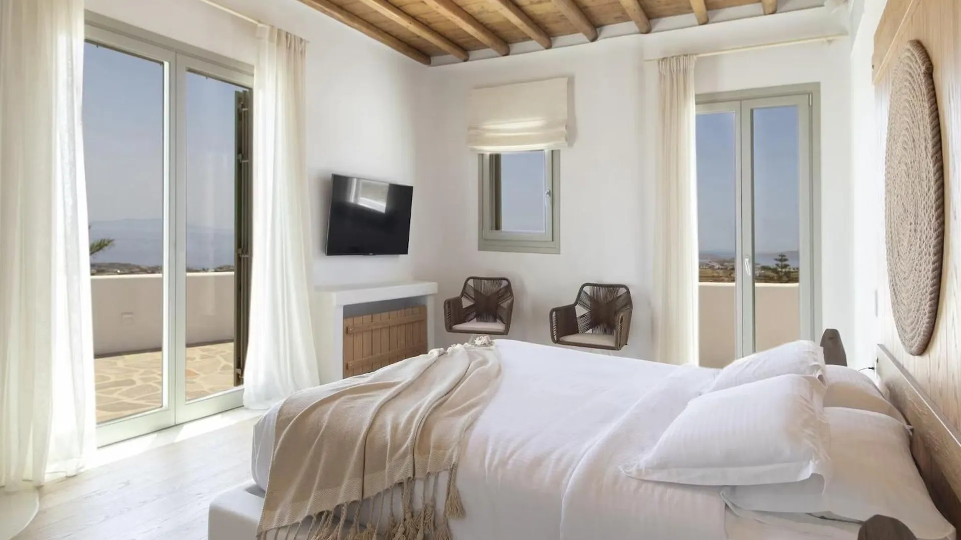 Serene Villa With Terrace And Views Plintri 0*,  Grecia